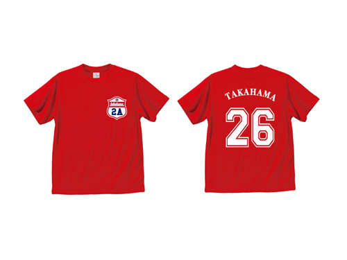 赤Tシャツに背番号のデザインのTシャツ