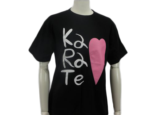 黒Tシャツに空手のデザインのTシャツ前面