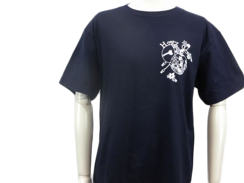 黒Tシャツに鈴のデザインのクラスTシャツ前面